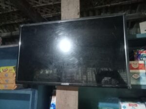 32”tv led এবং আকাশ জরুরি বিক্রি হবে ০১৬০৮২৫২৯১৭