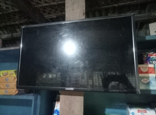 32”tv led এবং আকাশ জরুরি বিক্রি হবে ০১৬০৮২৫২৯১৭